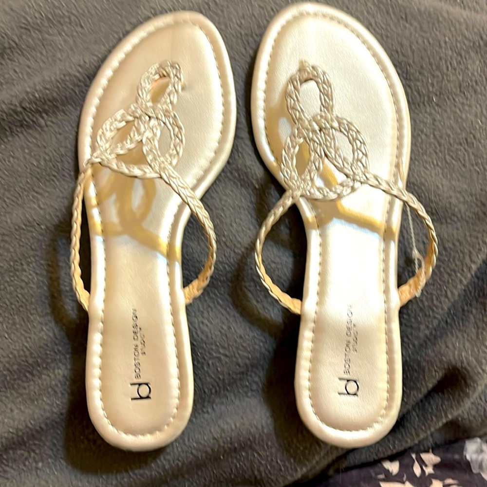 NWT Boston Design Studio braided strap sandals size 9 silver